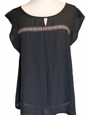 Zouk: black sleeveless shirt EC.  size large